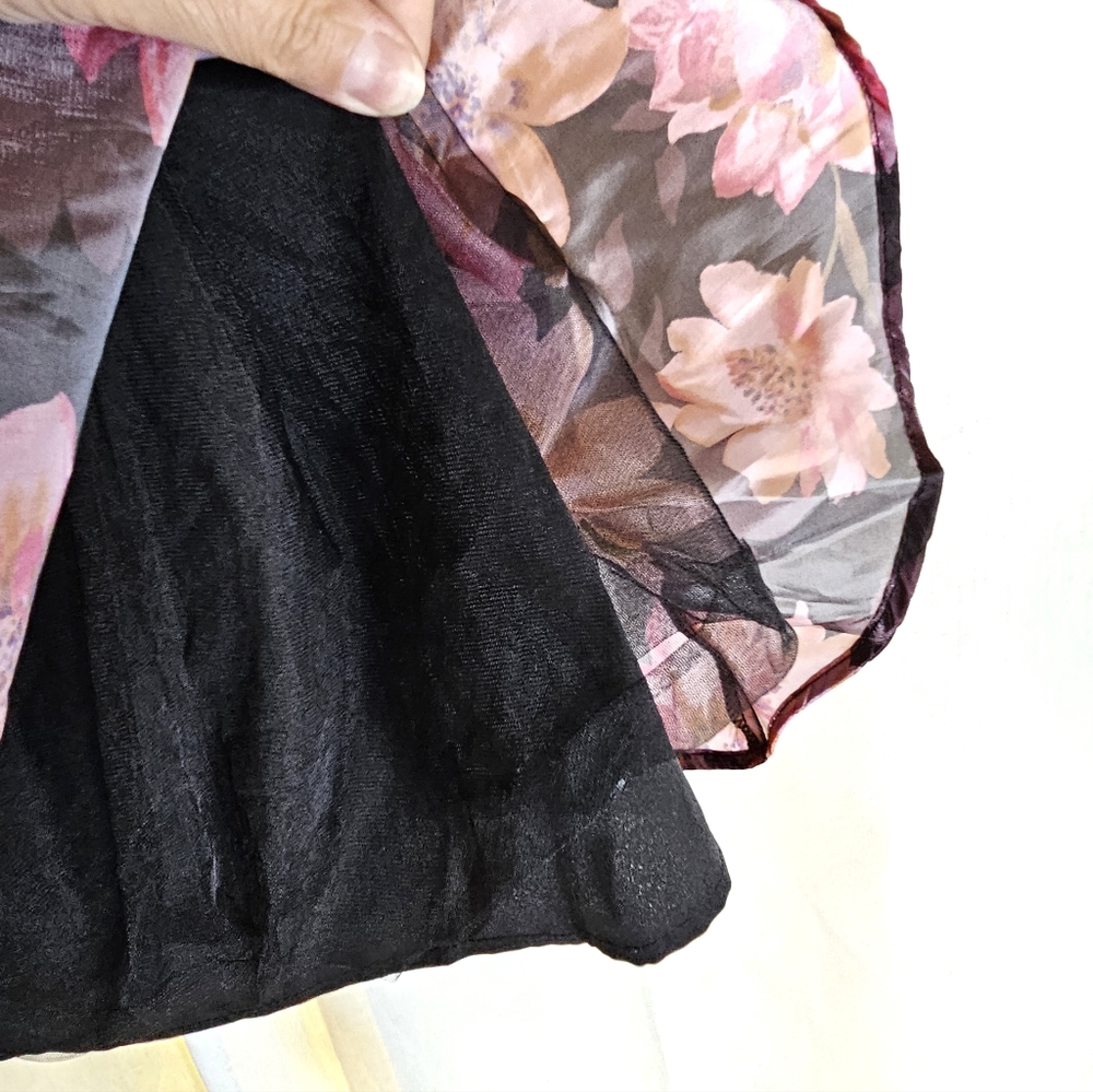 2/$20 Thirty Thirty LA L Puff Sleeve Floral Dress - Picture 6 of 11